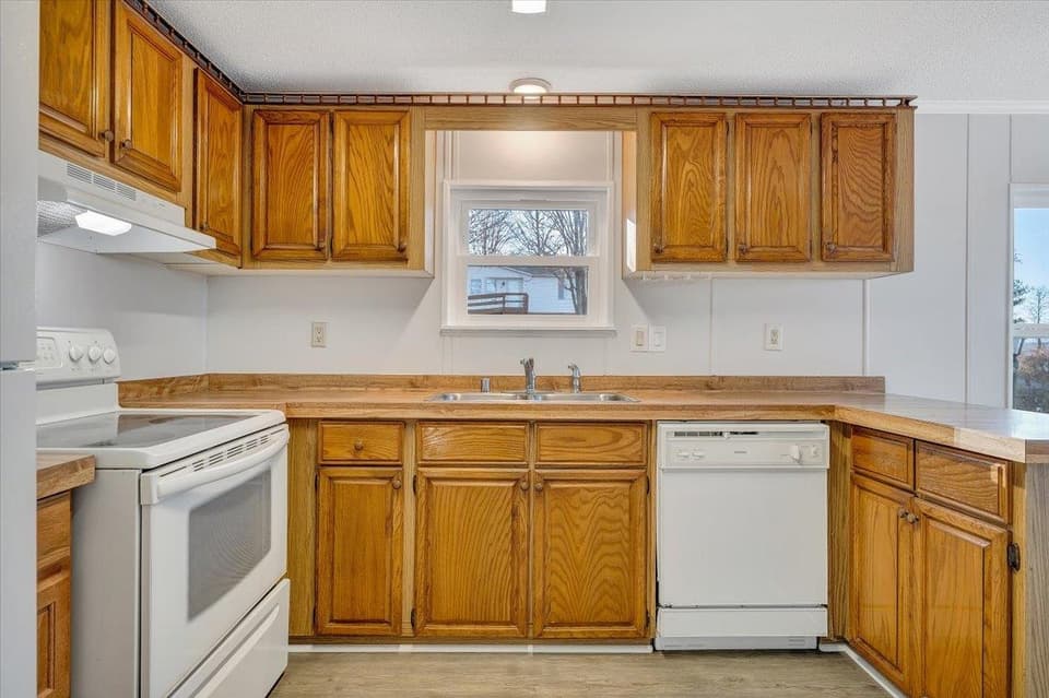 1670 Blair Street, photo 14 of 40