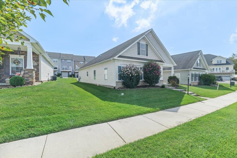 110 Roudabush Drive, photo 2 of 34