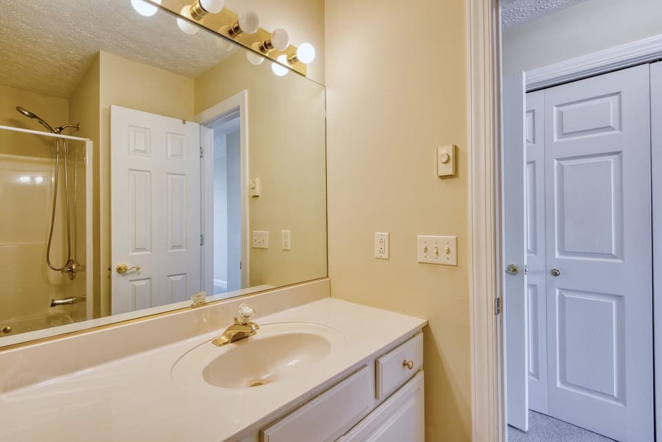 495 Gold Leaf Drive, photo 22 of 40