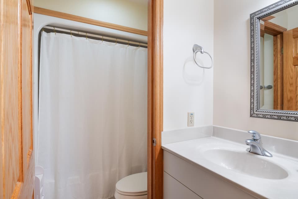 2360 Lake Vista Drive, photo 35 of 40