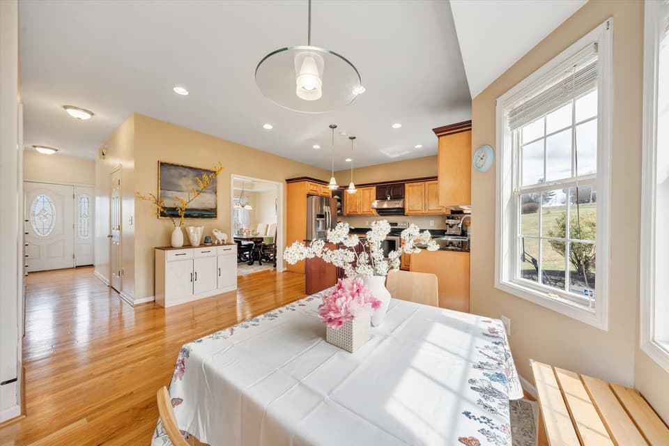 2065 Lake Vista Drive, photo 15 of 40