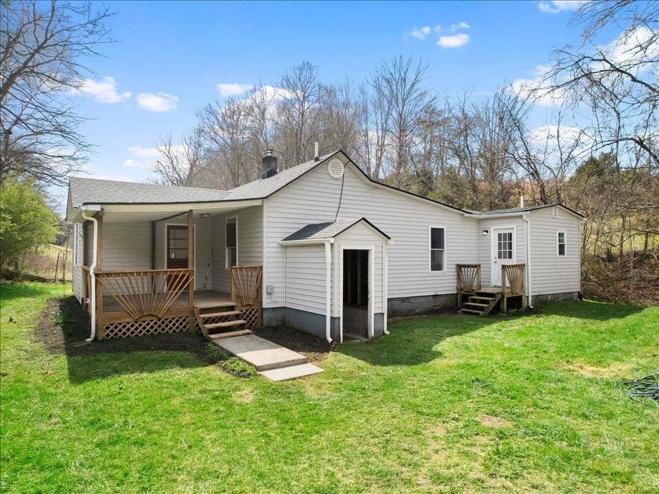 1033 Walton Road, photo 2 of 37