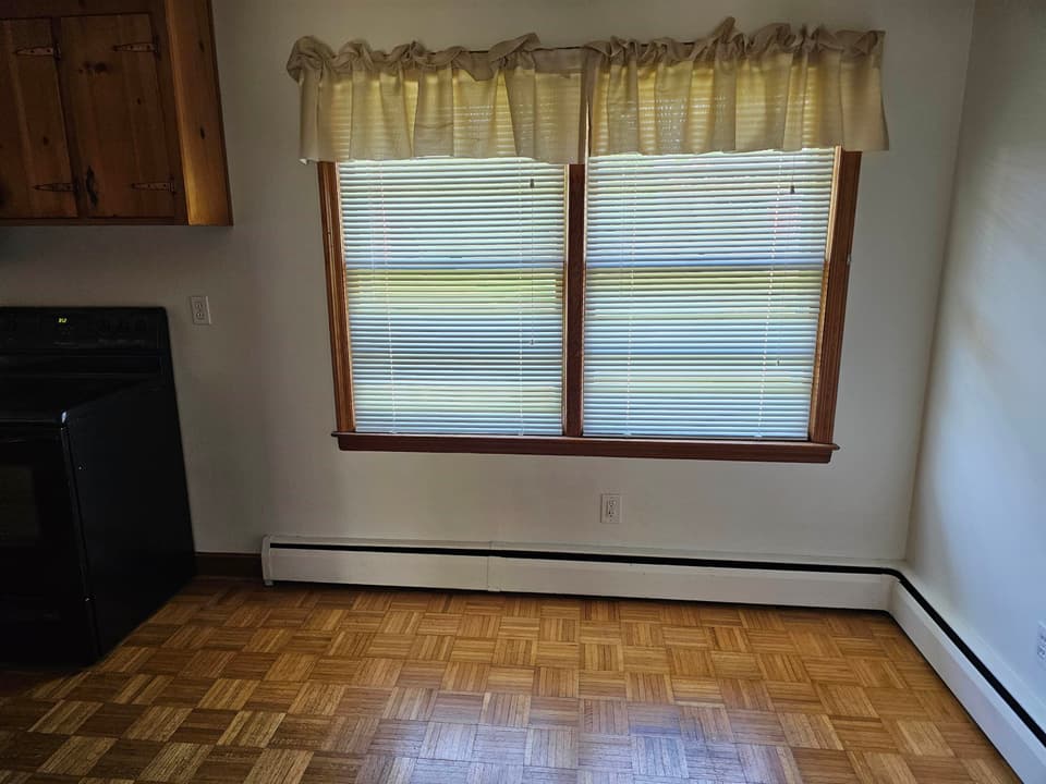 950 McHenry Avenue NE, photo 5 of 15