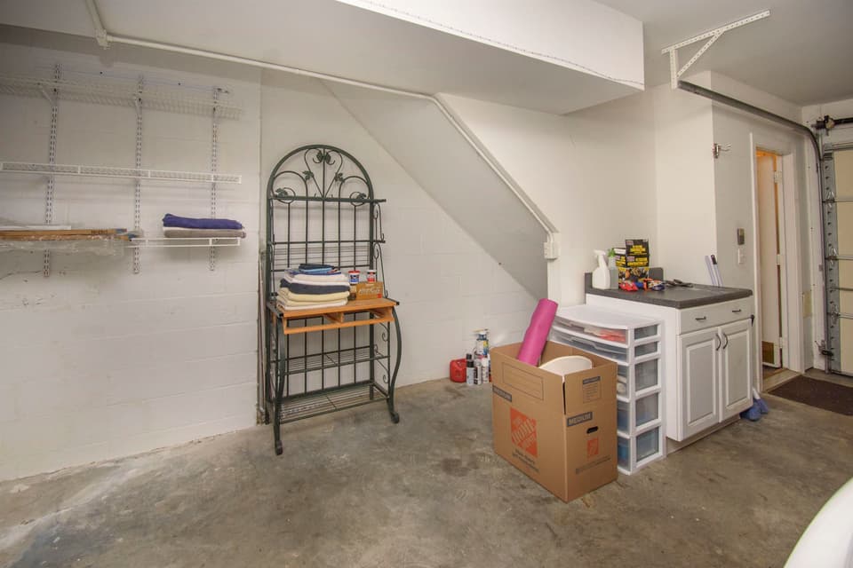 420 Silver Leaf Drive, photo 3 of 40