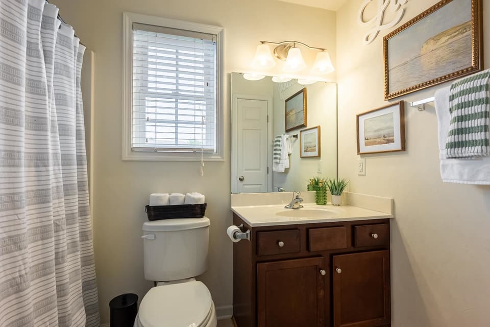 1136 Crosscreek Drive, photo 39 of 40