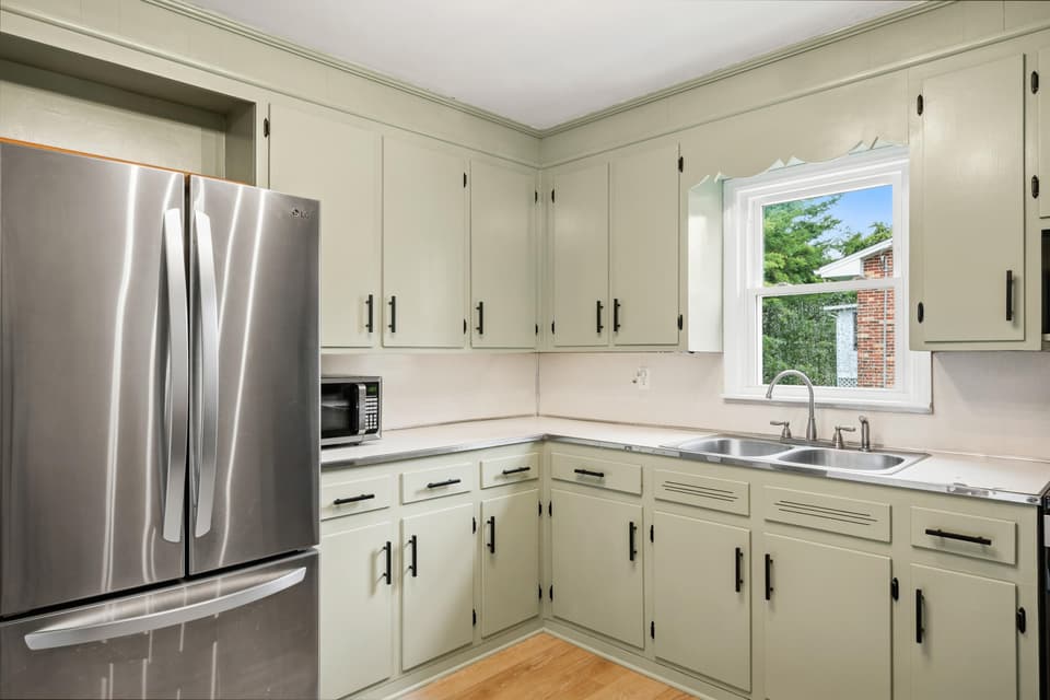 255 Fisher Street SE, photo 10 of 40