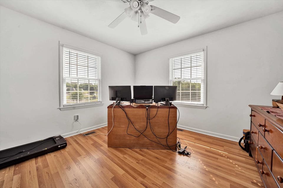 540 Harkrader Street, photo 18 of 35