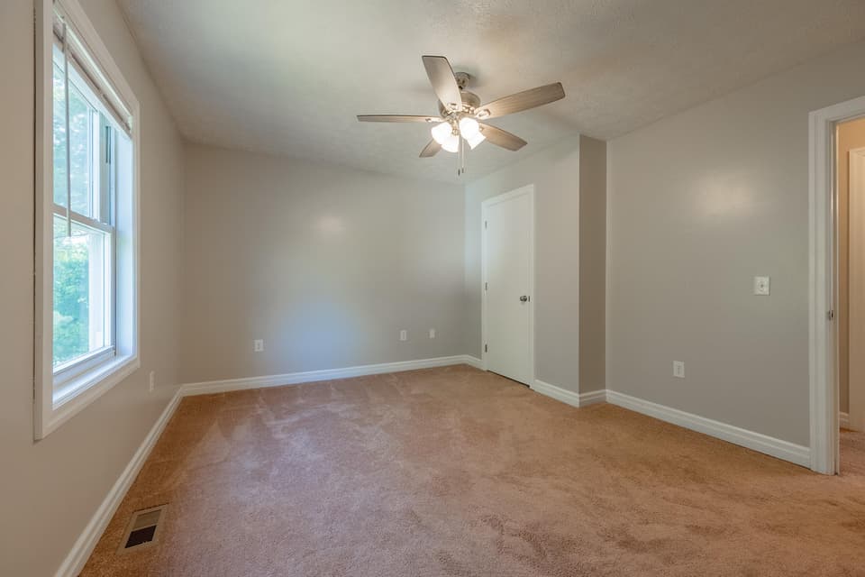 375 Warren Street, photo 22 of 40