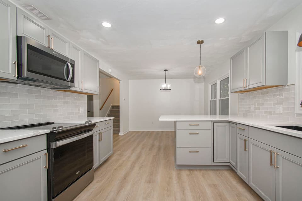 300 Arrowhead Trail, photo 15 of 39
