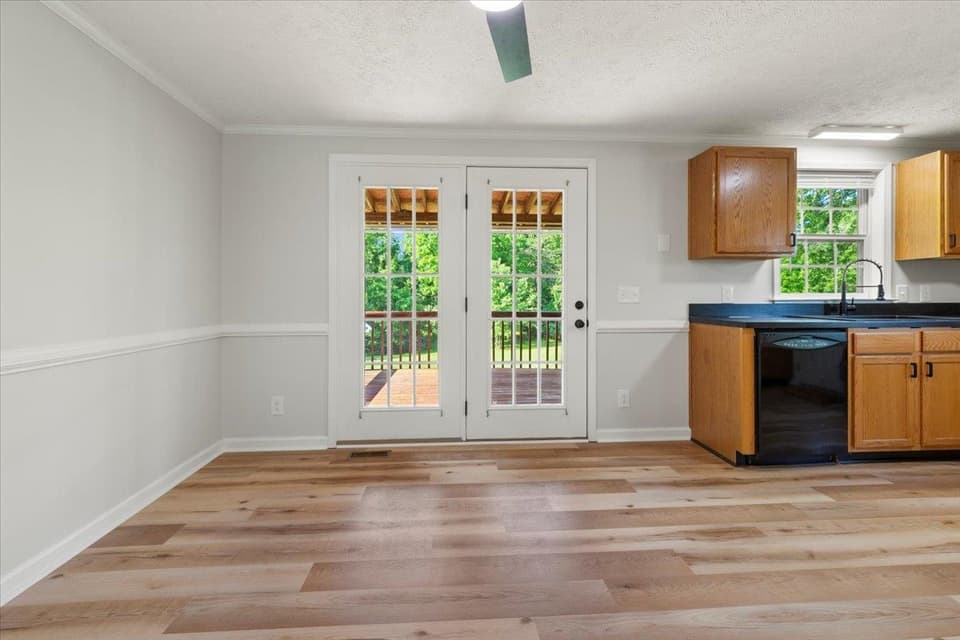 1931 Dominion Drive, photo 9 of 40