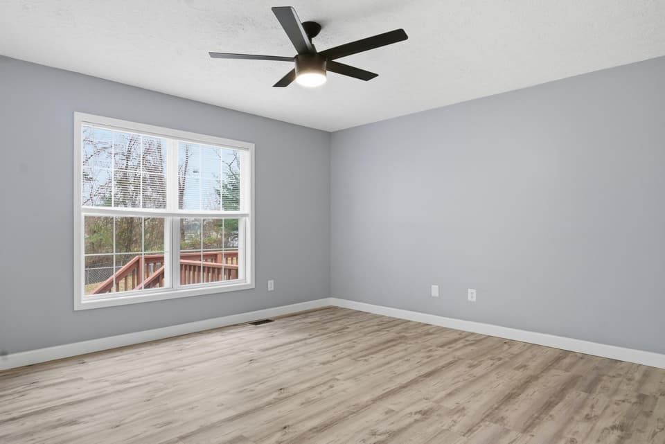 660 Warren Court, photo 21 of 29