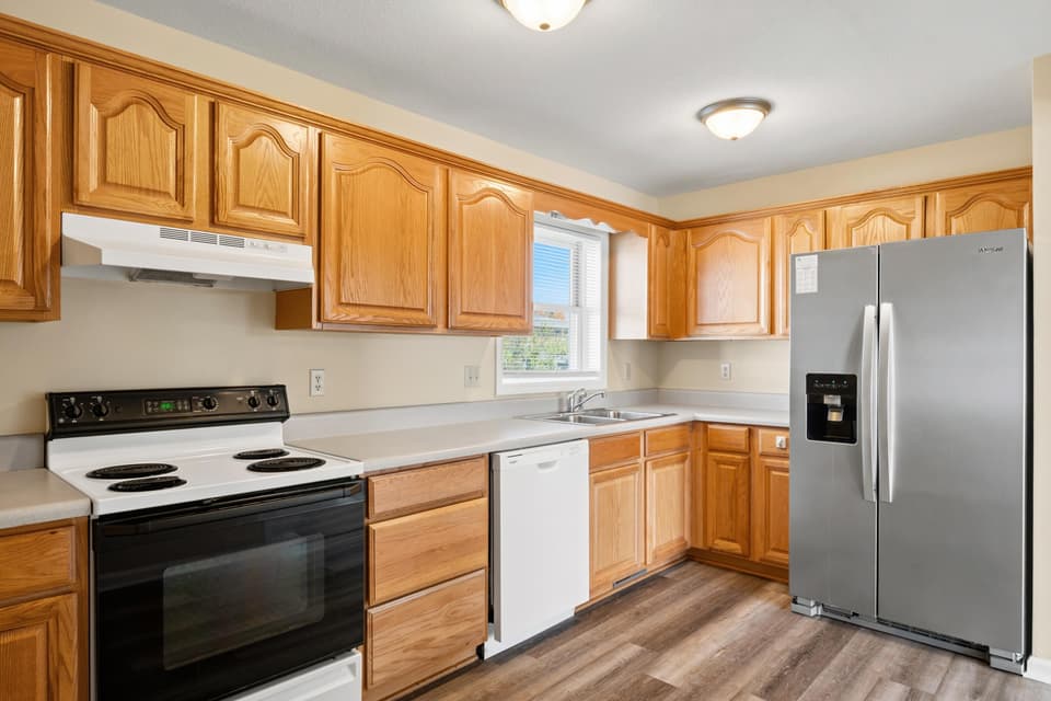 545 2nd Street, photo 14 of 40