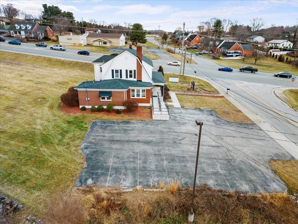 27 Scattergood Drive NW, photo 8 of 40