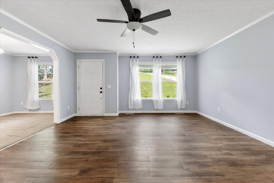 1559 Testerman Drive, photo 7 of 38
