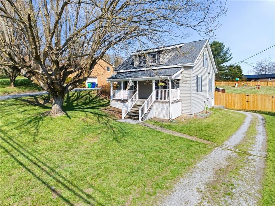 619 E Main Street, photo 33 of 40