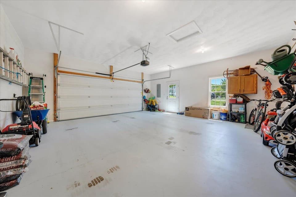 1041 Green Ridge Rd, photo 23 of 40