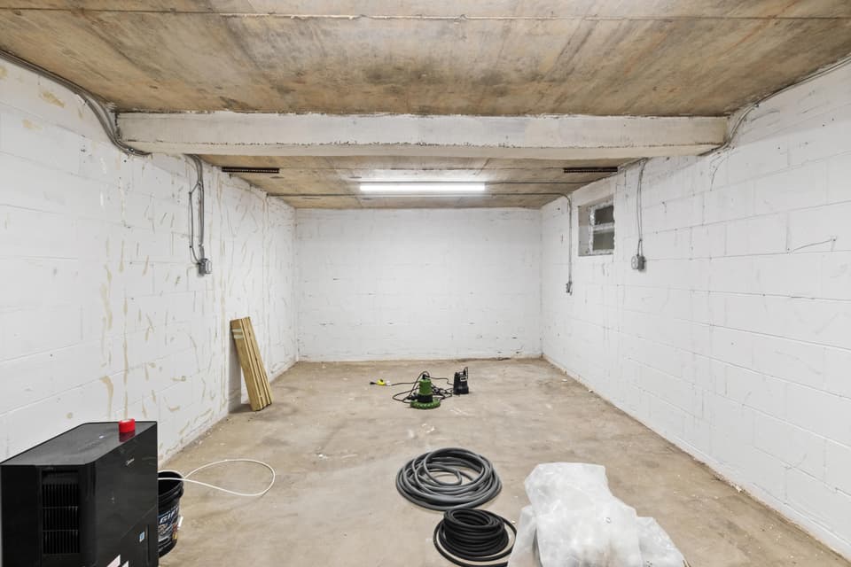 4090 Roanoke Street, photo 32 of 40