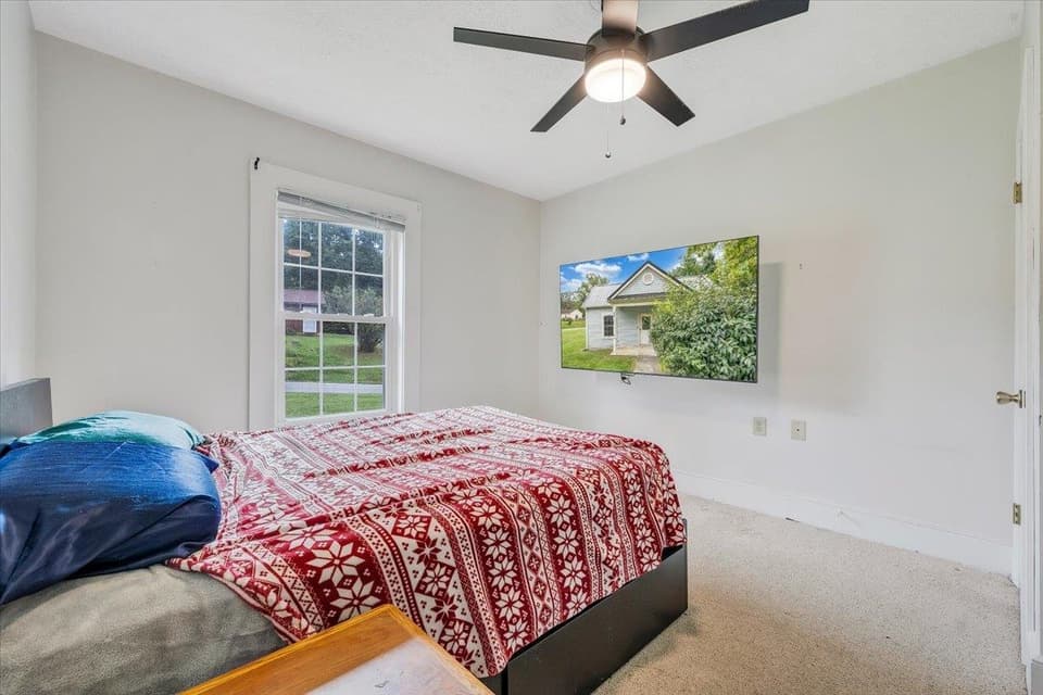 340 Montgomery Street, photo 17 of 32