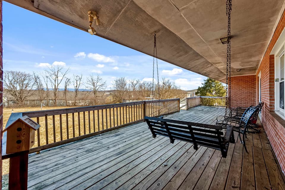 575 Stafford Drive, photo 5 of 40