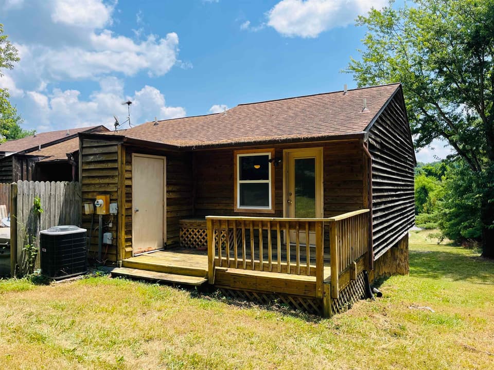 2576 Townhouse Street, photo 16 of 17