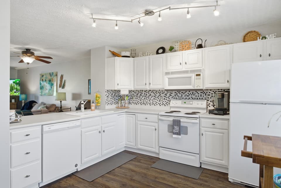 1270 Orange Leaf Court, photo 11 of 34