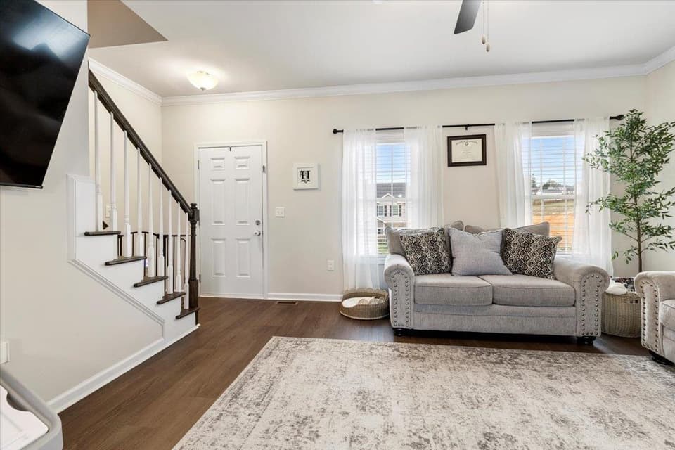 980 Holland Loop NW, photo 12 of 40