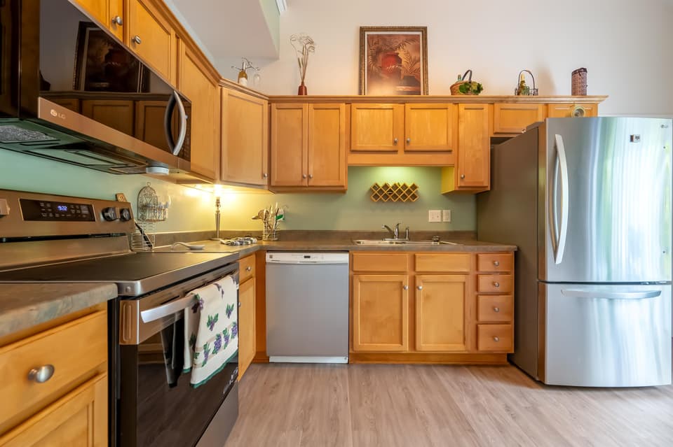 300 Meadow Drive, photo 20 of 40