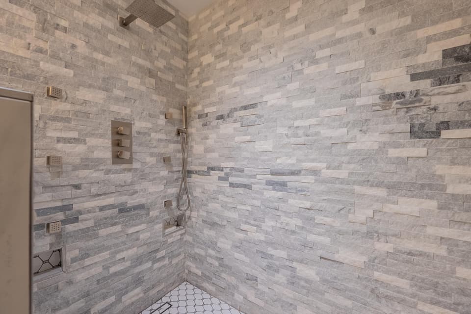 208 Alleghany Street, photo 33 of 40