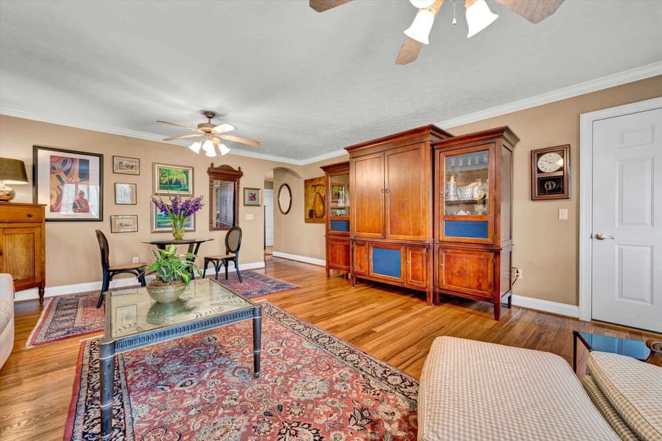 416 Miller Street, photo 8 of 40