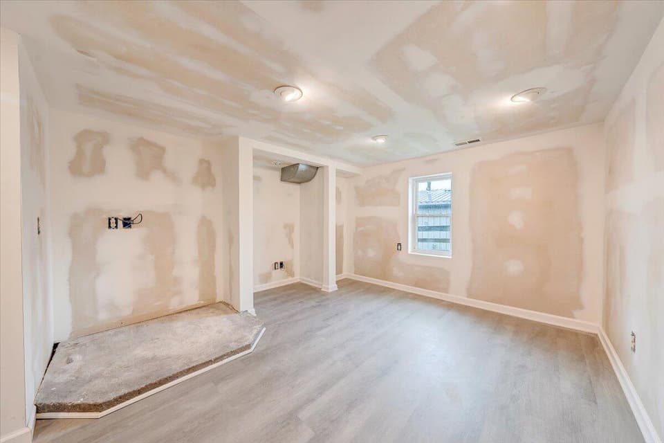 855 E Main St, photo 24 of 34