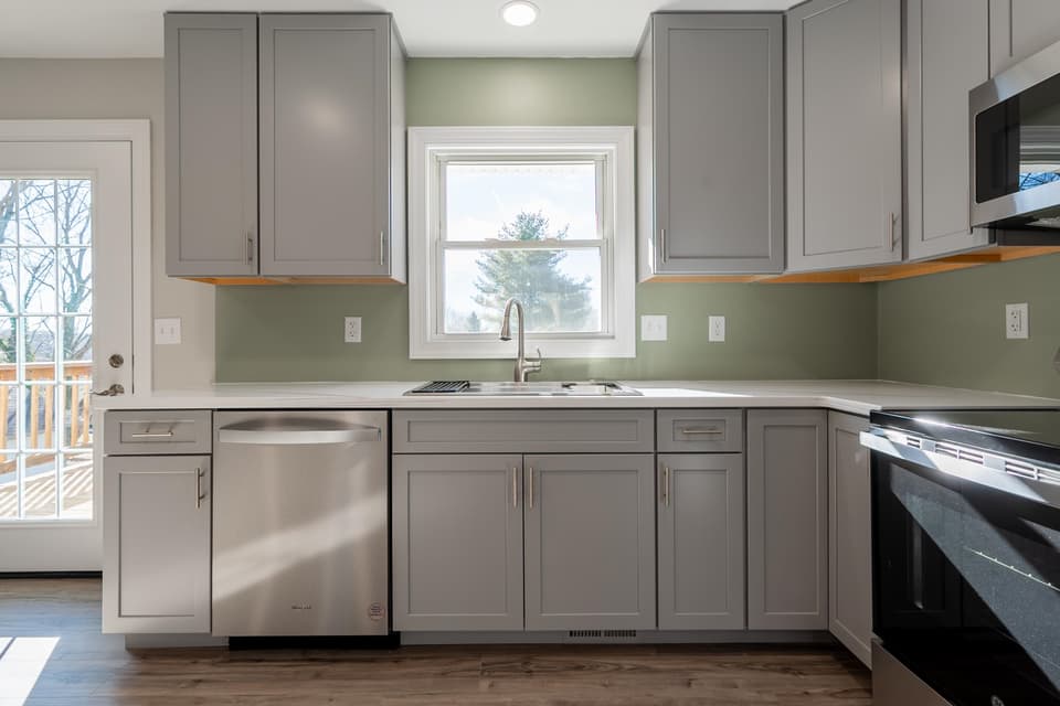230 Pelham Lane, photo 18 of 40