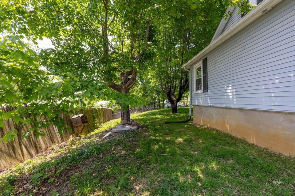 665 Liberty Street, photo 25 of 29