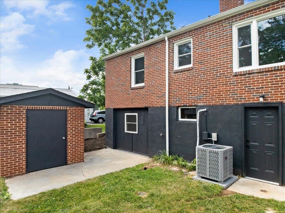 103 Longview Drive SW, photo 34 of 40