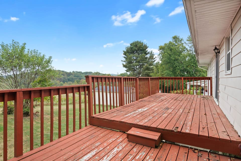 326 Rolling Hills Drive, photo 33 of 40