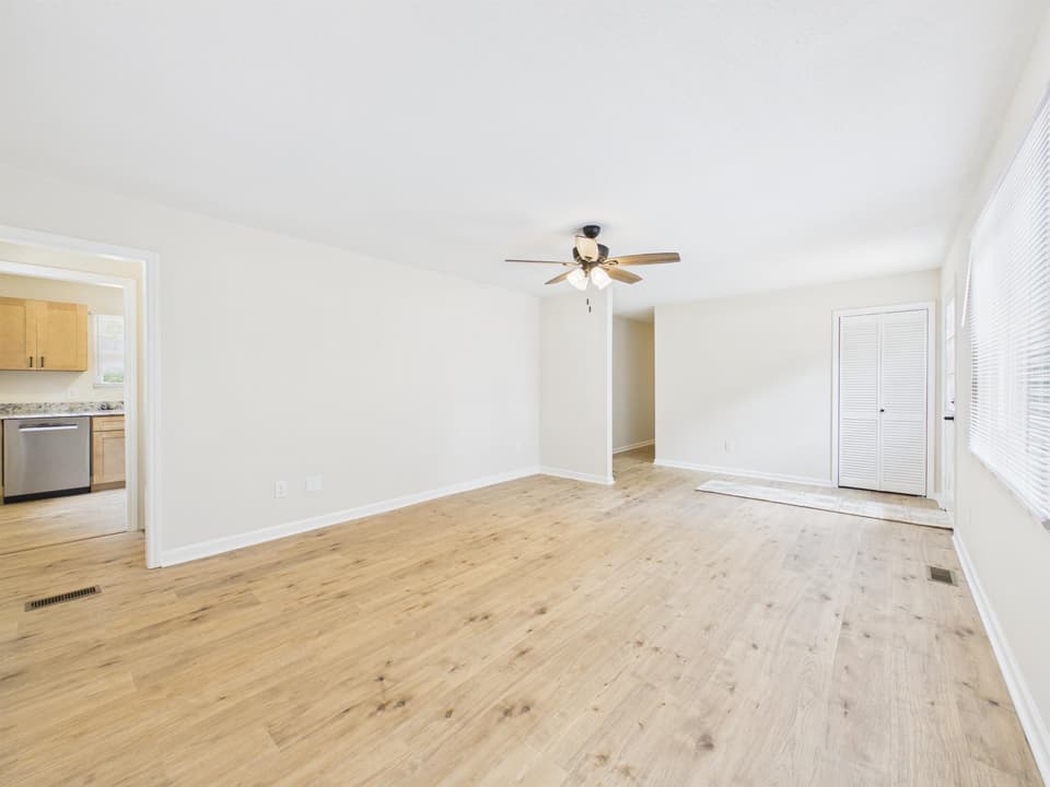 966 Magnolia Lane, photo 11 of 40