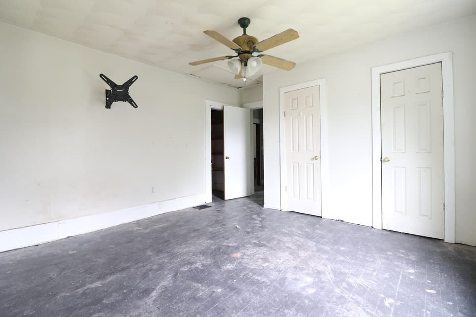402 Craig St NE, photo 15 of 17