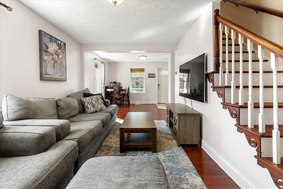 619 E Main Street, photo 23 of 40