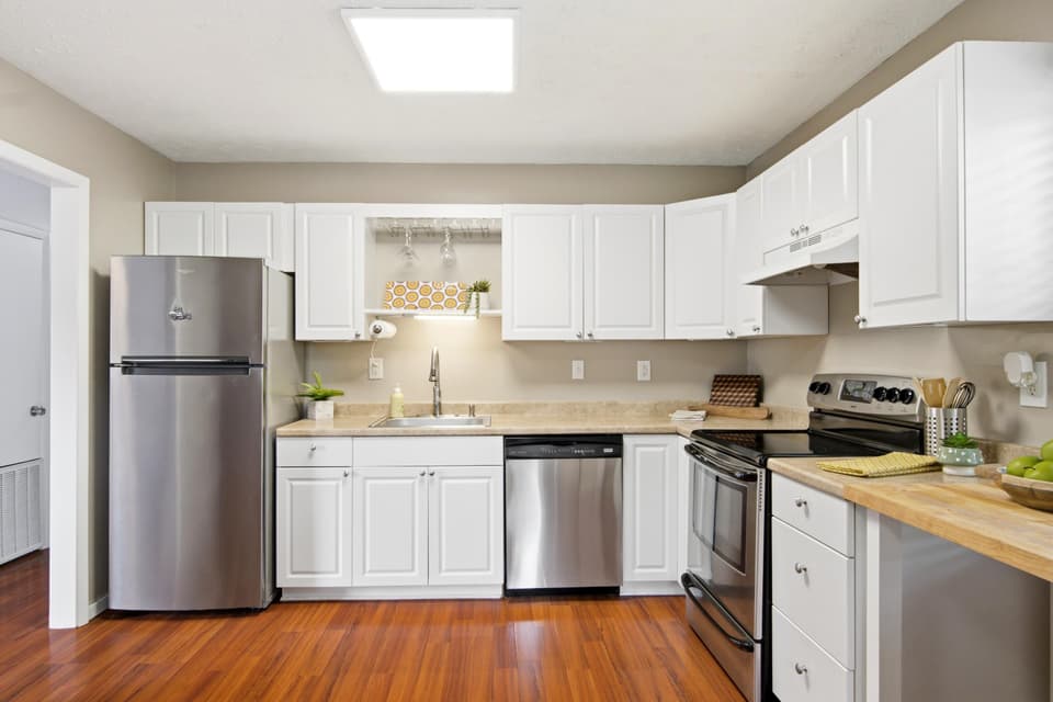 1790 Rainbow Street NE, photo 7 of 40