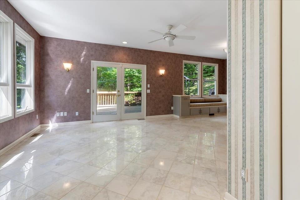 180 Brilliant Drive, photo 9 of 40