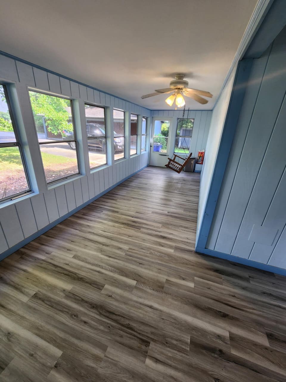 930 Stafford Dr, photo 4 of 39