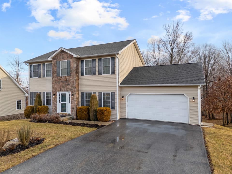 1110 Crosscreek Drive, photo 3 of 40