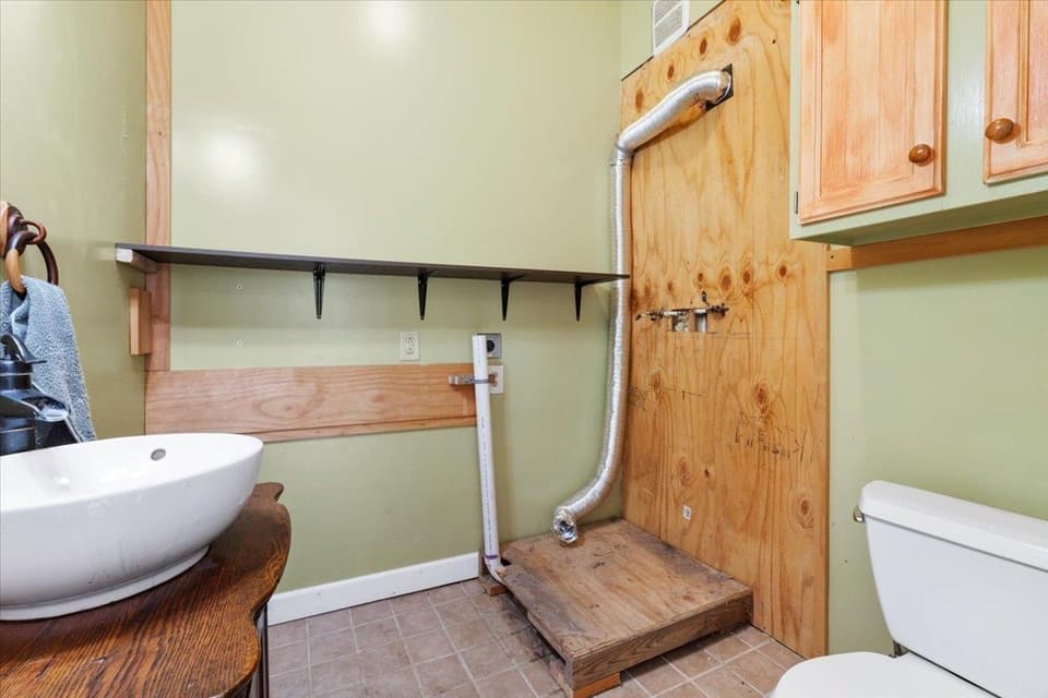 3465 Thrush Road, photo 9 of 40