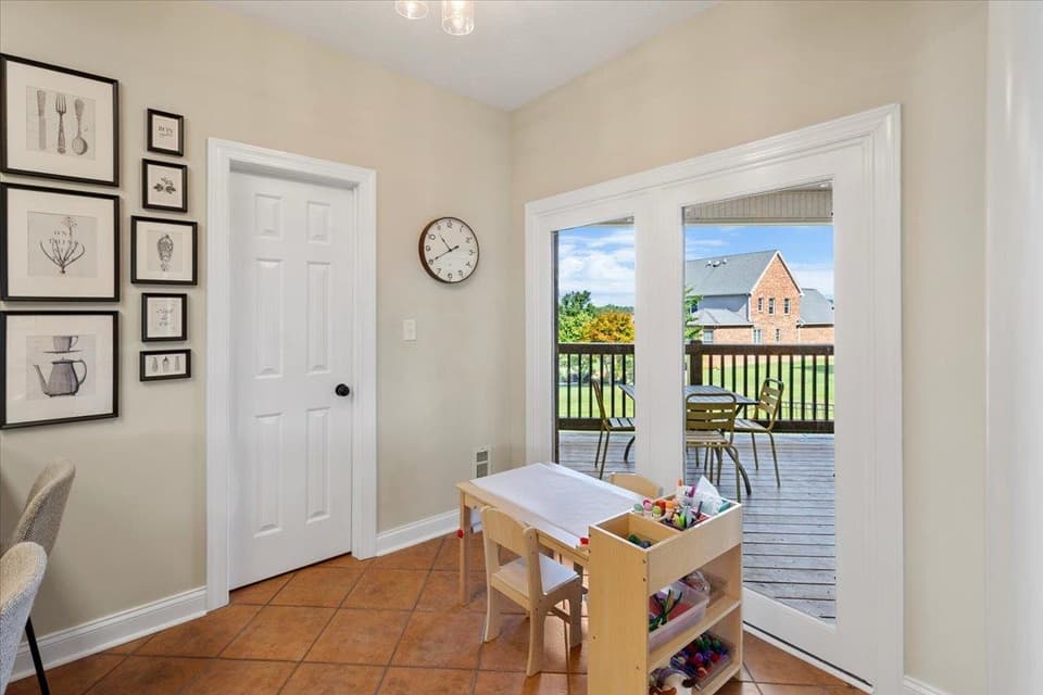 2120 Knoll Crest Drive, photo 38 of 40