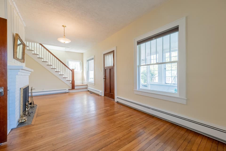 108 Miller Street SE, photo 19 of 40