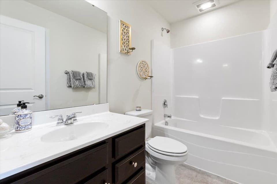 465 John Adams Drive, photo 36 of 40