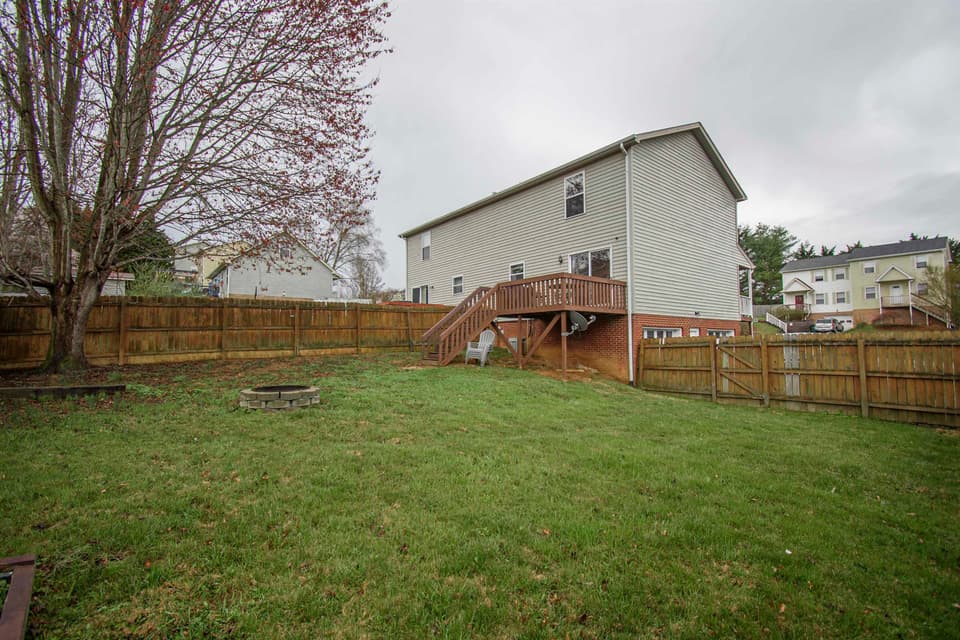 595 Tarrytown Road, photo 6 of 33