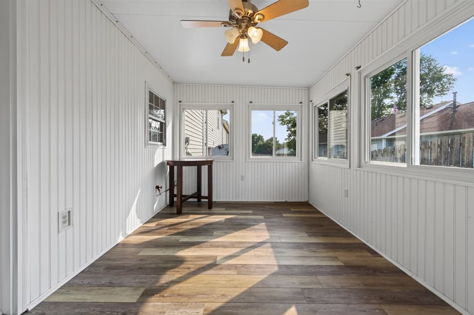 220 Darci Drive SE, photo 18 of 40