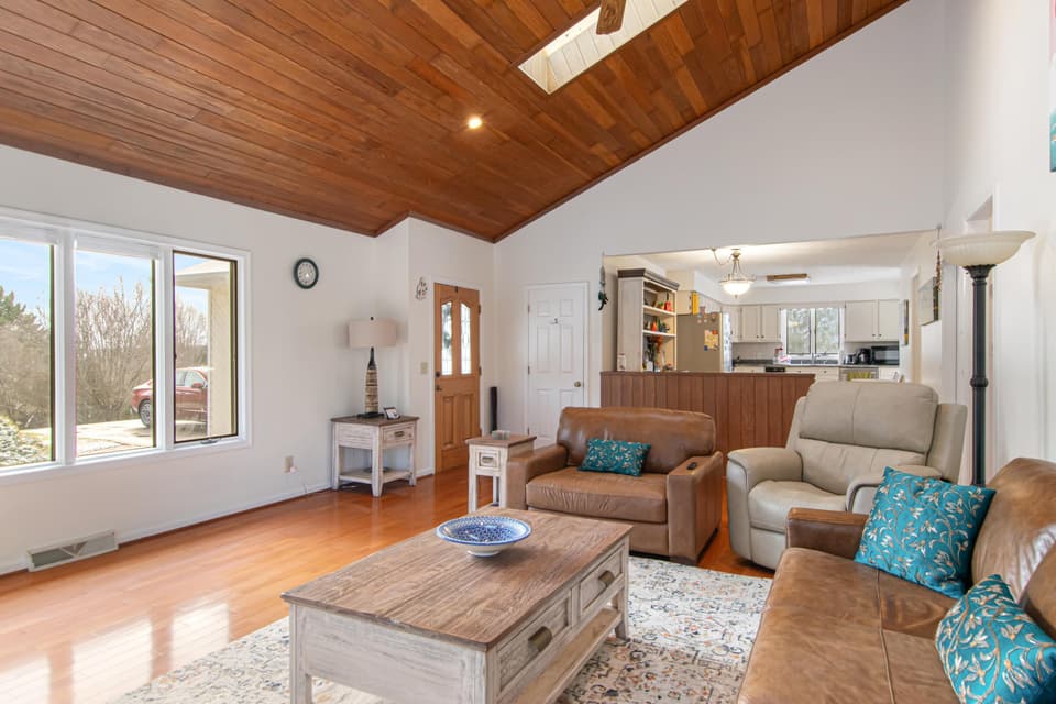 285 Emerald Boulevard, photo 8 of 40