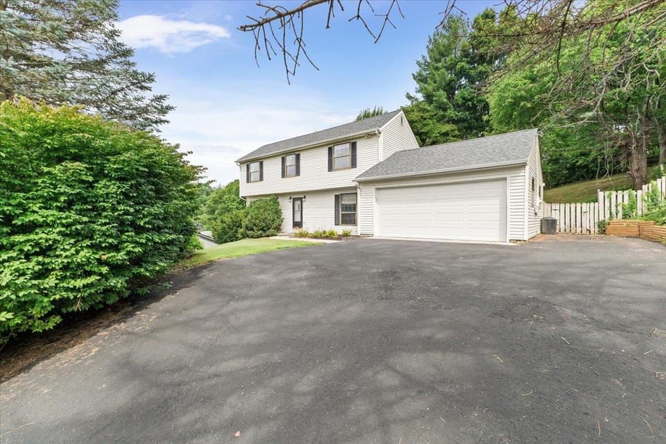 435 Mulberry Drive, photo 5 of 36