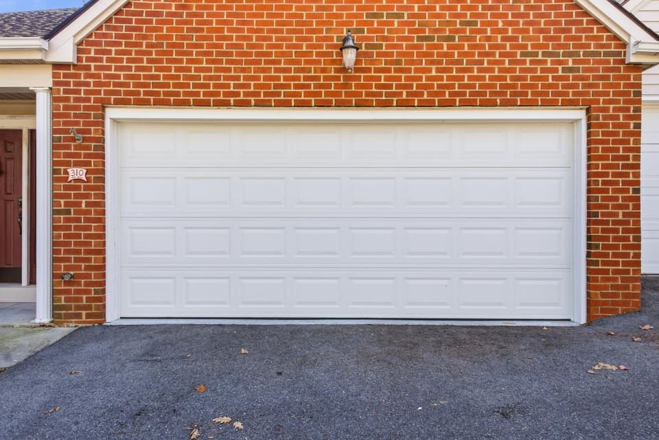 310 Pin Oak Drive, photo 4 of 40